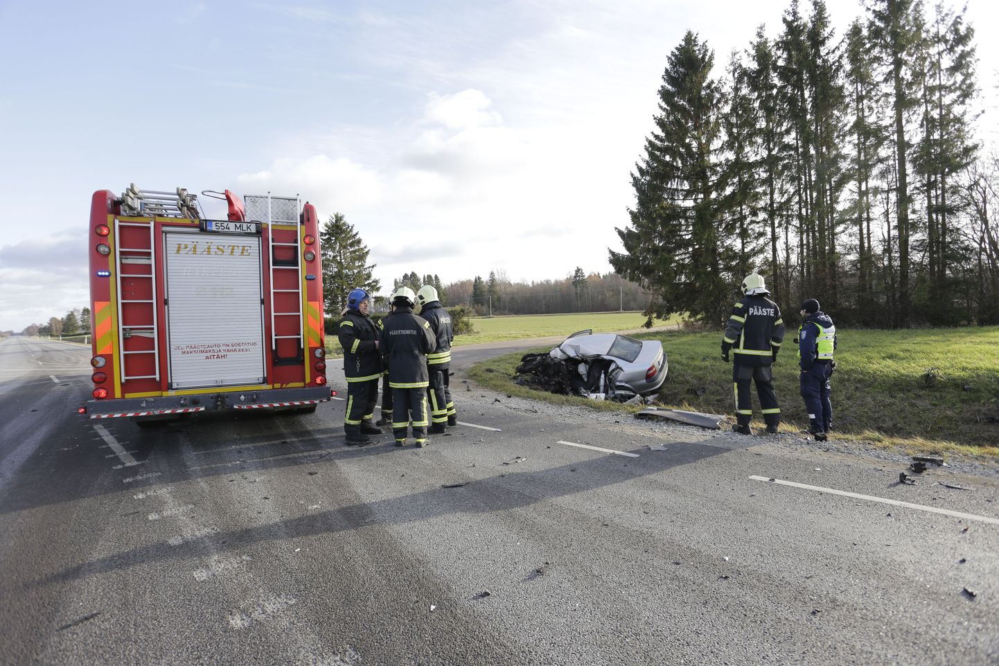 Liiklusõnnetus Tallinna-Narva maanteel Sõmeru vallas Raudlepas, kus hukkus noorem mees.