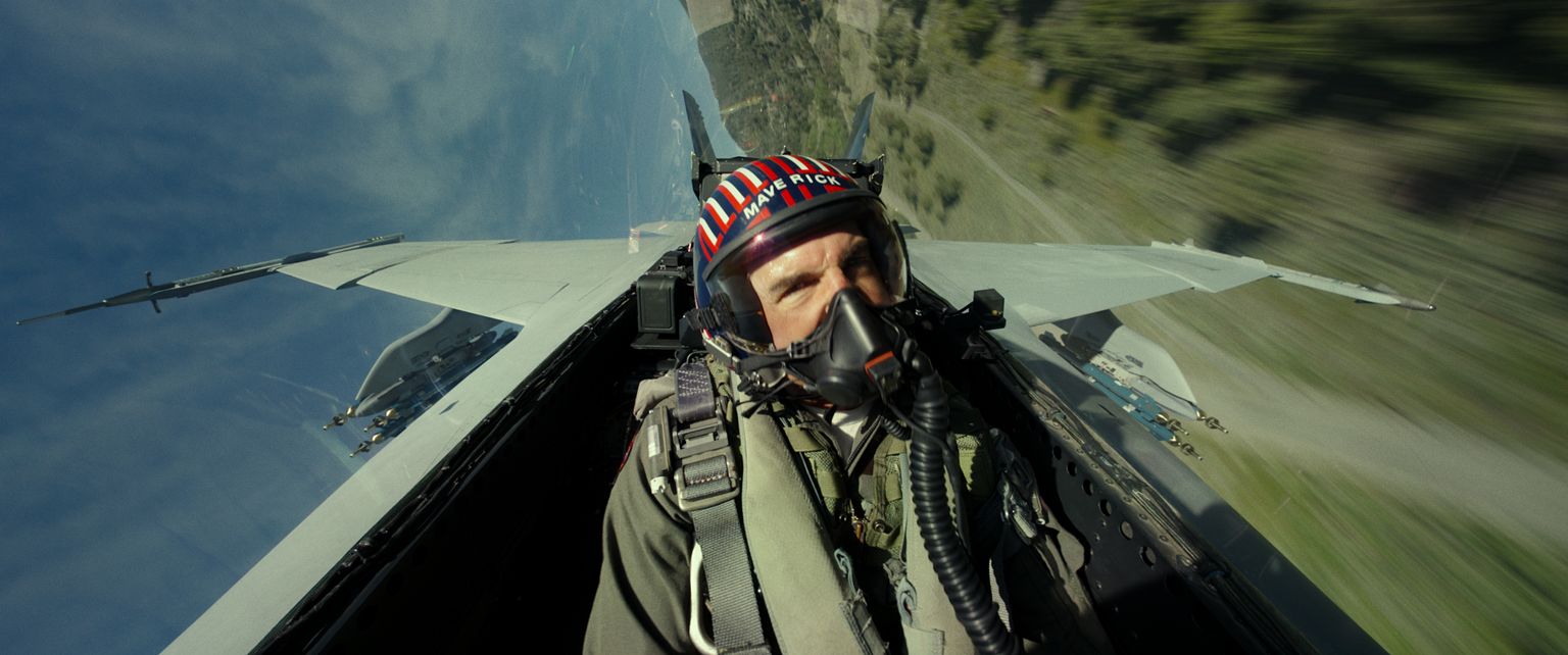 Kapten Pete Mitchelli ehk Mavericki (Tom Cruise) ülehelikiirusel seikluste nautimiseks tasub filmi vaadata suurelt ekraanilt, sest siis tunneb iga vaataja end piloodina ning tajub pinget, kiirust ja gravitatsioonijõudu, seda midagi, mida
ei saa saavutada eriefektidega.