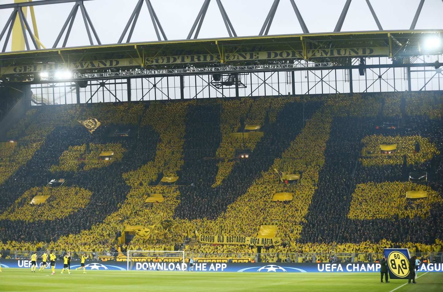 Dortmundi fännitribüün toetas omasid terve mängu jooksul.