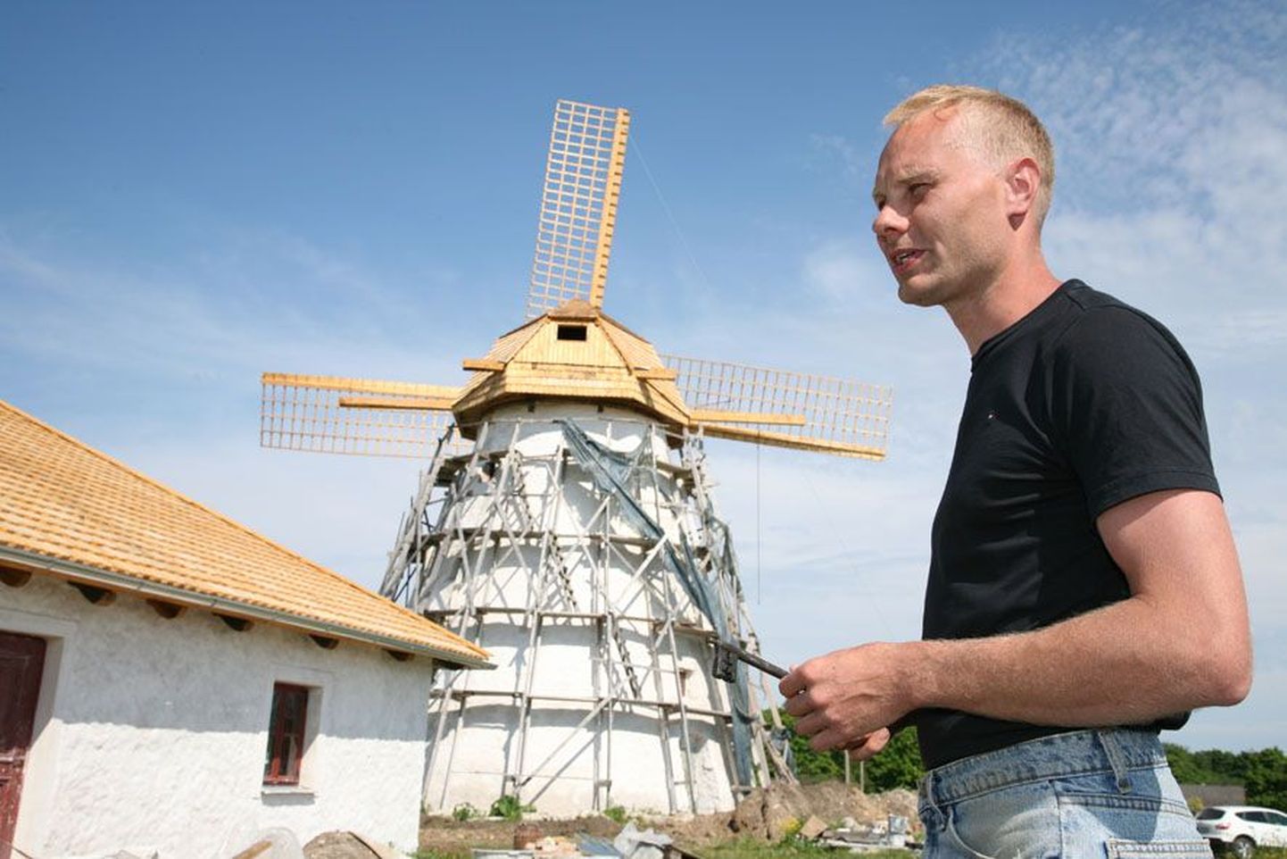 Ervita mõisa omanik ja ettevõtja Jarkko Arhilahti loodab, et saab juba augustis turistidele näidata, kuidas tuuleveski jahu jahvatab, ja möldrimajas neile ahjusooja leiba pakkuda.