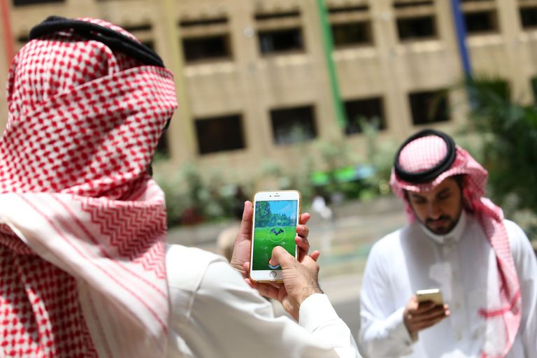 Pokémonide püüdjad Saudi Araabias. Foto: Scanpix