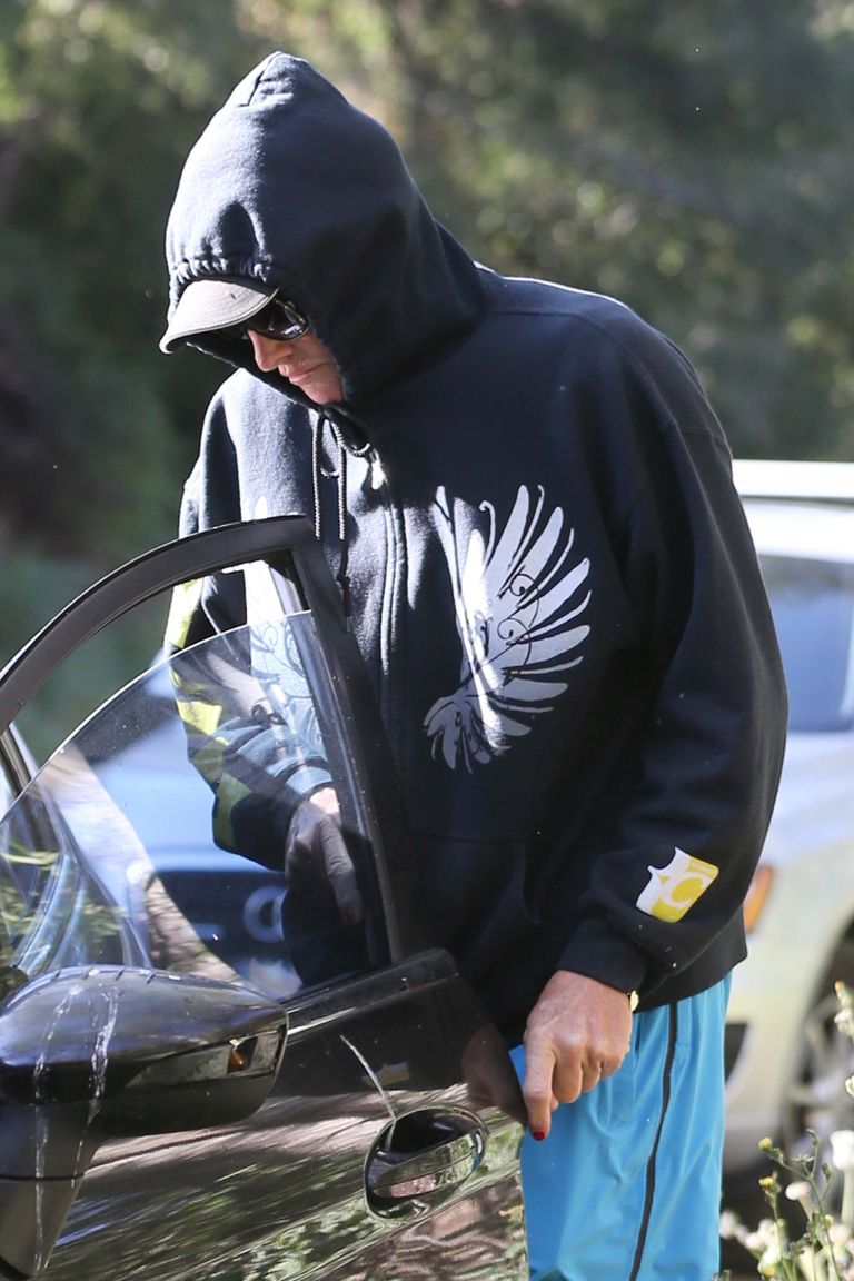 Bruce Jenner kandis 6. aprilli hommikul Malibus matkates punast küünelakki                Foto: