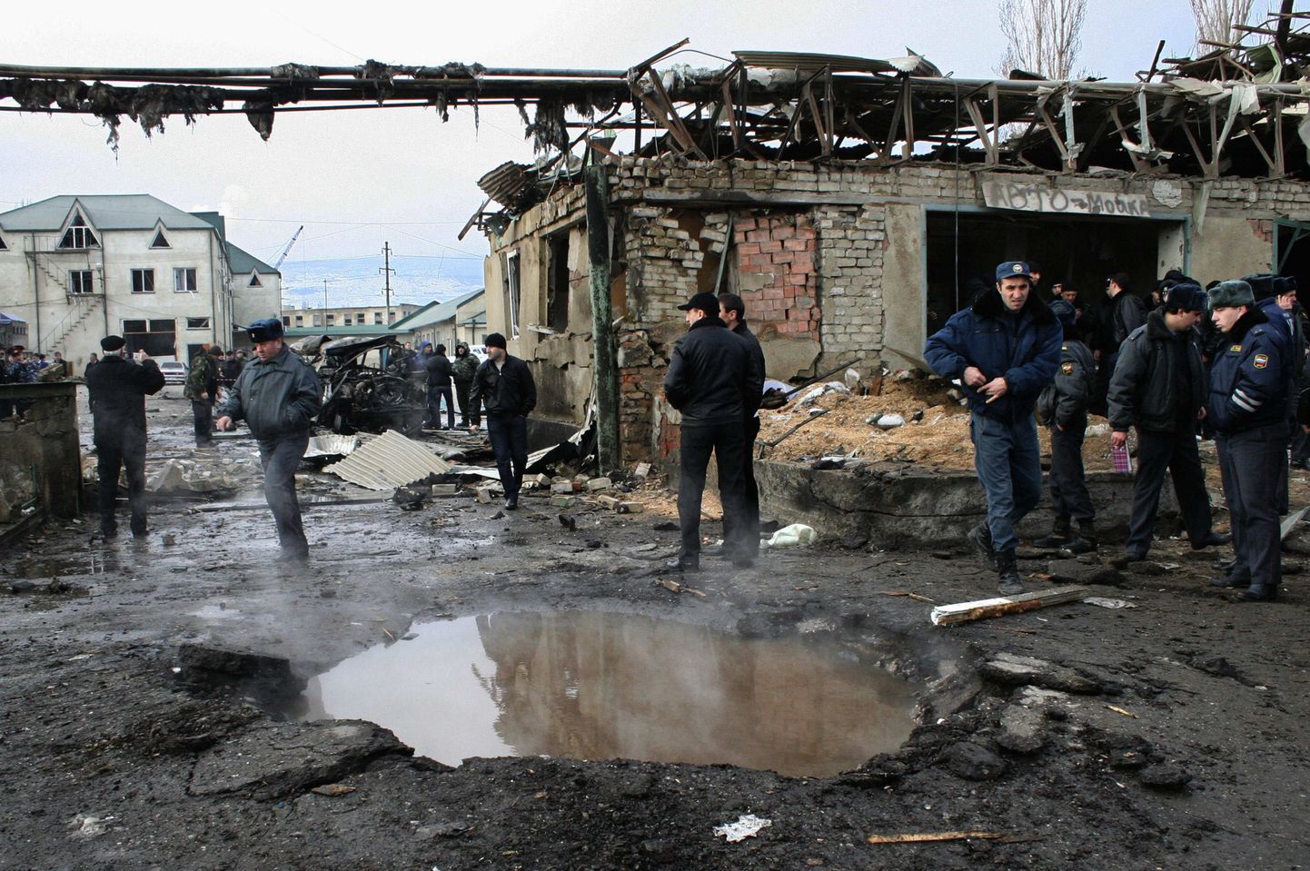 Rahutus Dagestanis ei ole plahvatused harulduseks. Pilt on tehtud 6. jaanuaril Mahhatškalas, kus enesetapja ründas miilitsajaoskonda.