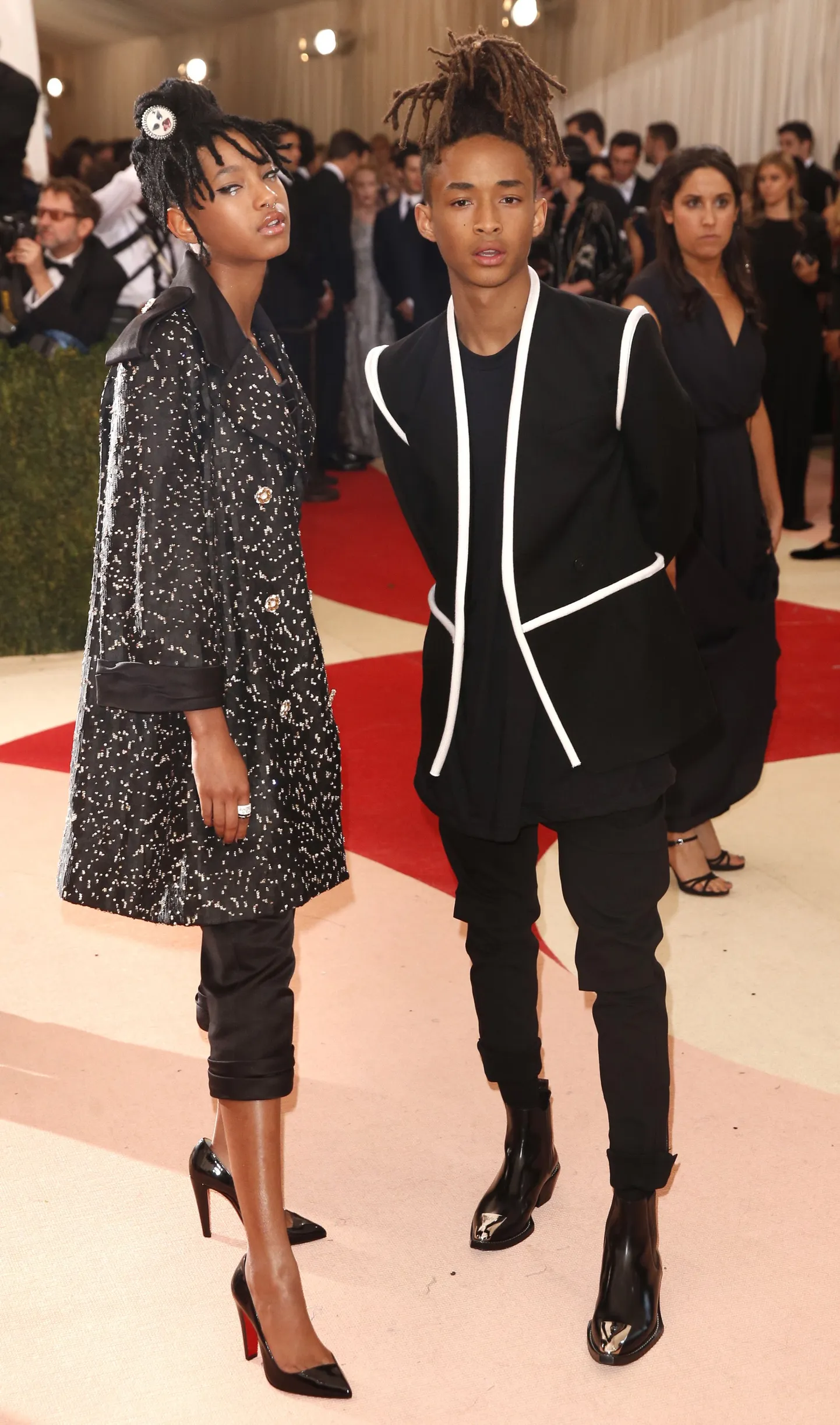 Performers Willow Smith (L) and Jaden Smith arrive at the Metropolitan Museum of Art Costume Institute Gala (Met Gala) to celebrate the opening of "Manus x Machina: Fashion in an Age of Technology" in the Manhattan borough of New York, May 2, 2016. REUTERS/Lucas Jackson