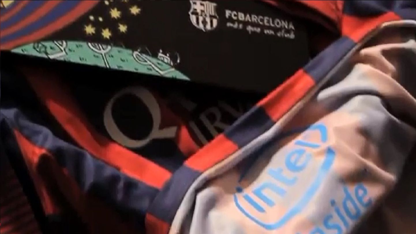 Inteli logoga FC Barcelona särk.