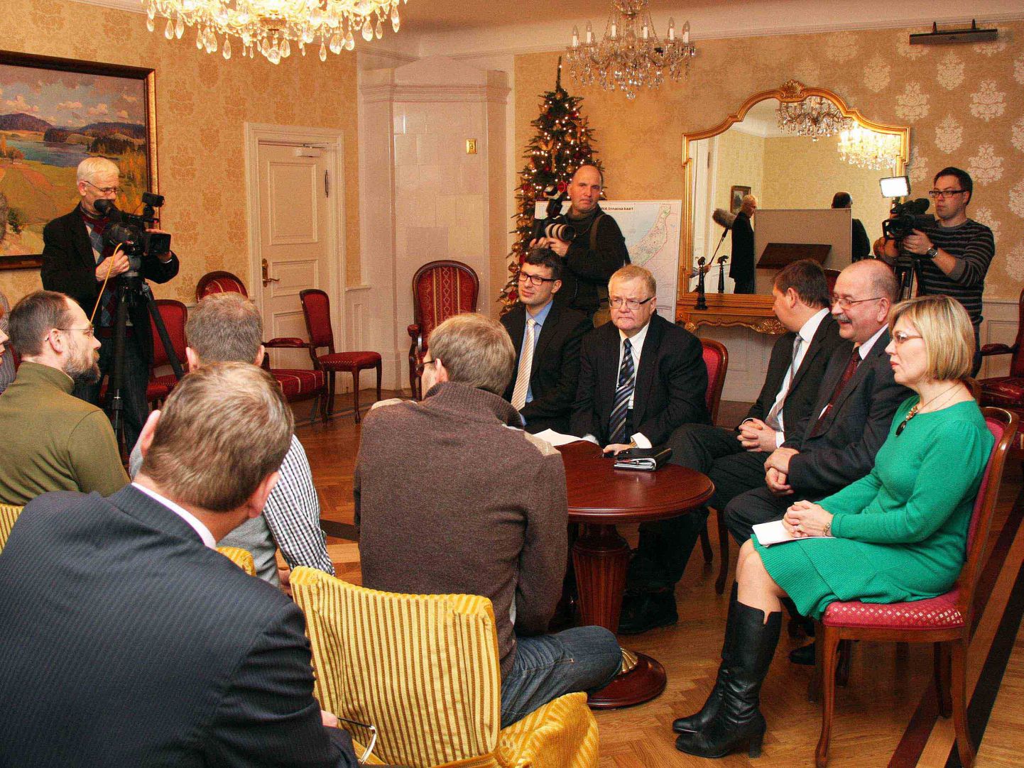 Сависаар на встрече с представителями квартирных товариществ Кадриорга.