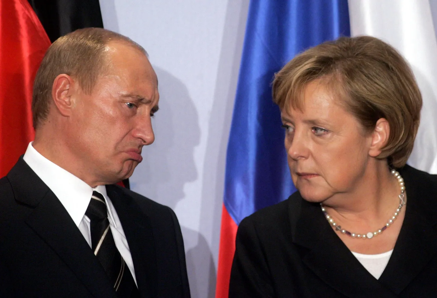 Владимир Путин и Ангела Меркель. Может быть им стоило бы больше доверять друг другу.