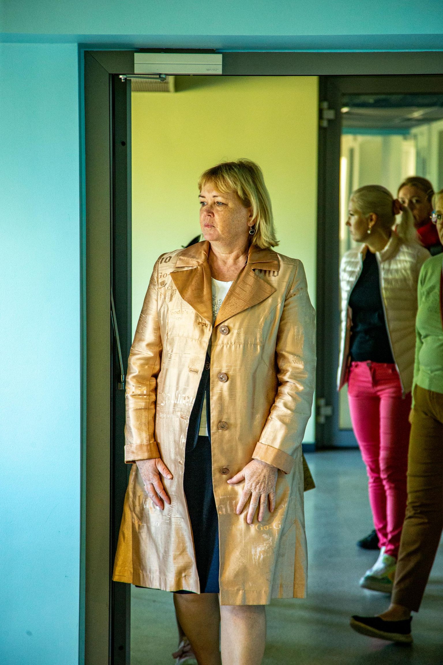 Reedel käis Miina Härma gümnaasiumi direktor Ene Tannberg üle vaatamas Näituse 13a maja, kus täna alustavad õppetööd kooli rahvusvahelise programmi õpilased.