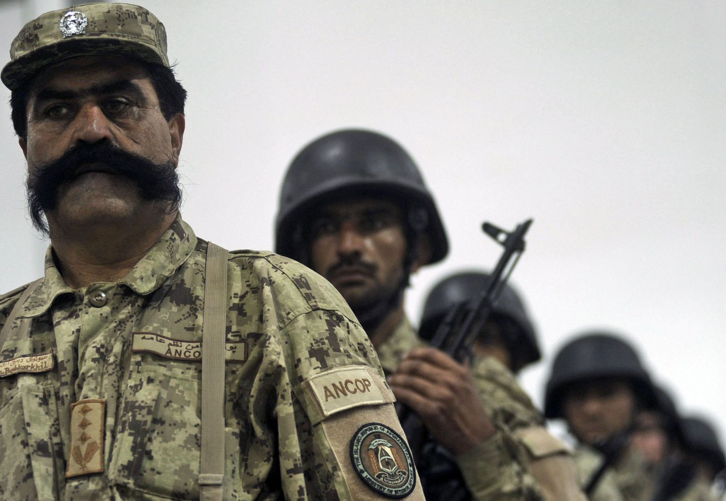 Sõdurivormis isik tappis Afganistanis kolm ISAFi sõdurit
