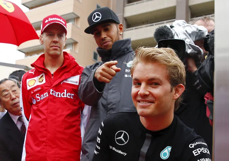 MM-sarja esikolmiku moodustavad praegu Sebastian Vettel (vasakul), Lewis Hamilton (keskel) ja Nico Rosberg. Foto: