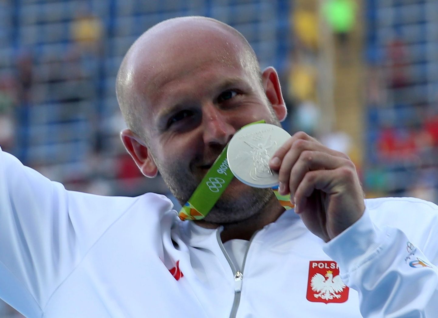 Piotr Malachowski poseerib Rio hõbemedaliga.