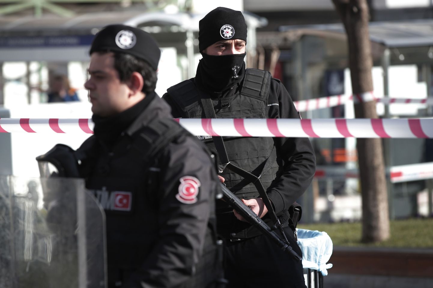 Politsei täna Istanbulis pommiplahvatuspaigas.