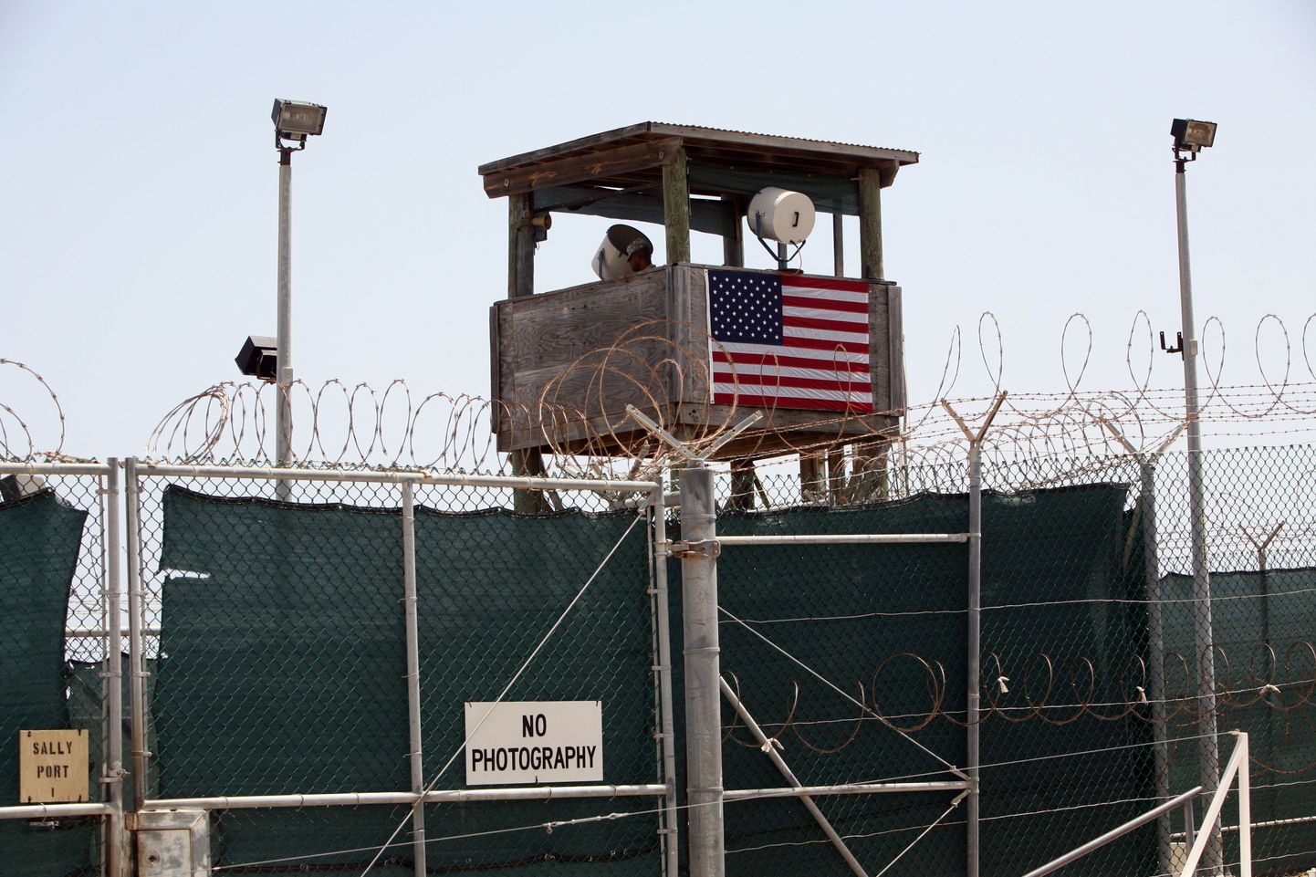 Valvurite vaatetorn Guantanamo vangilaagris