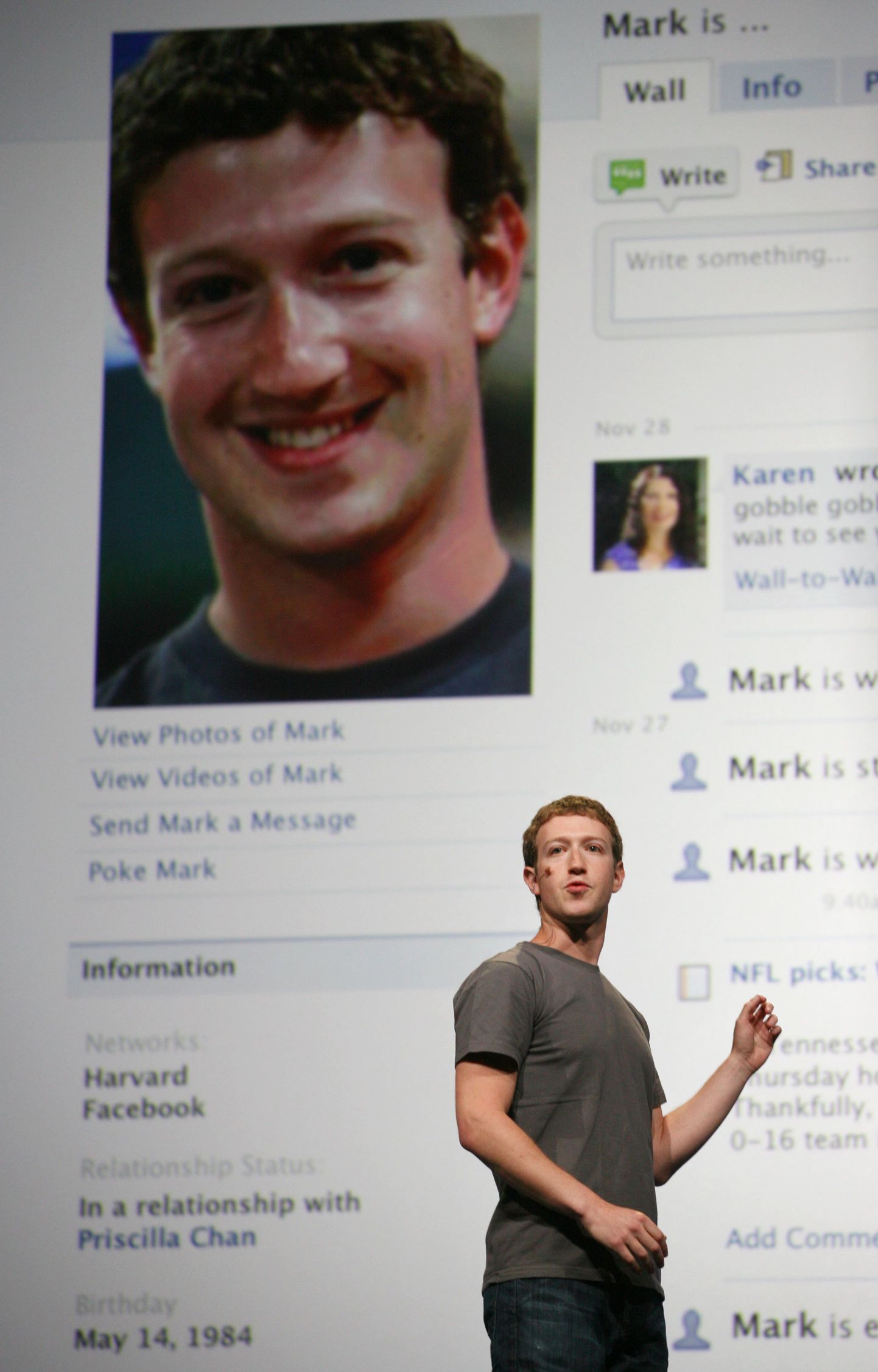Facebooki asutaja ja juht Mark Zuckerberg eilsel f8 üritusel Facebooki uuendusi tutvustamas.
