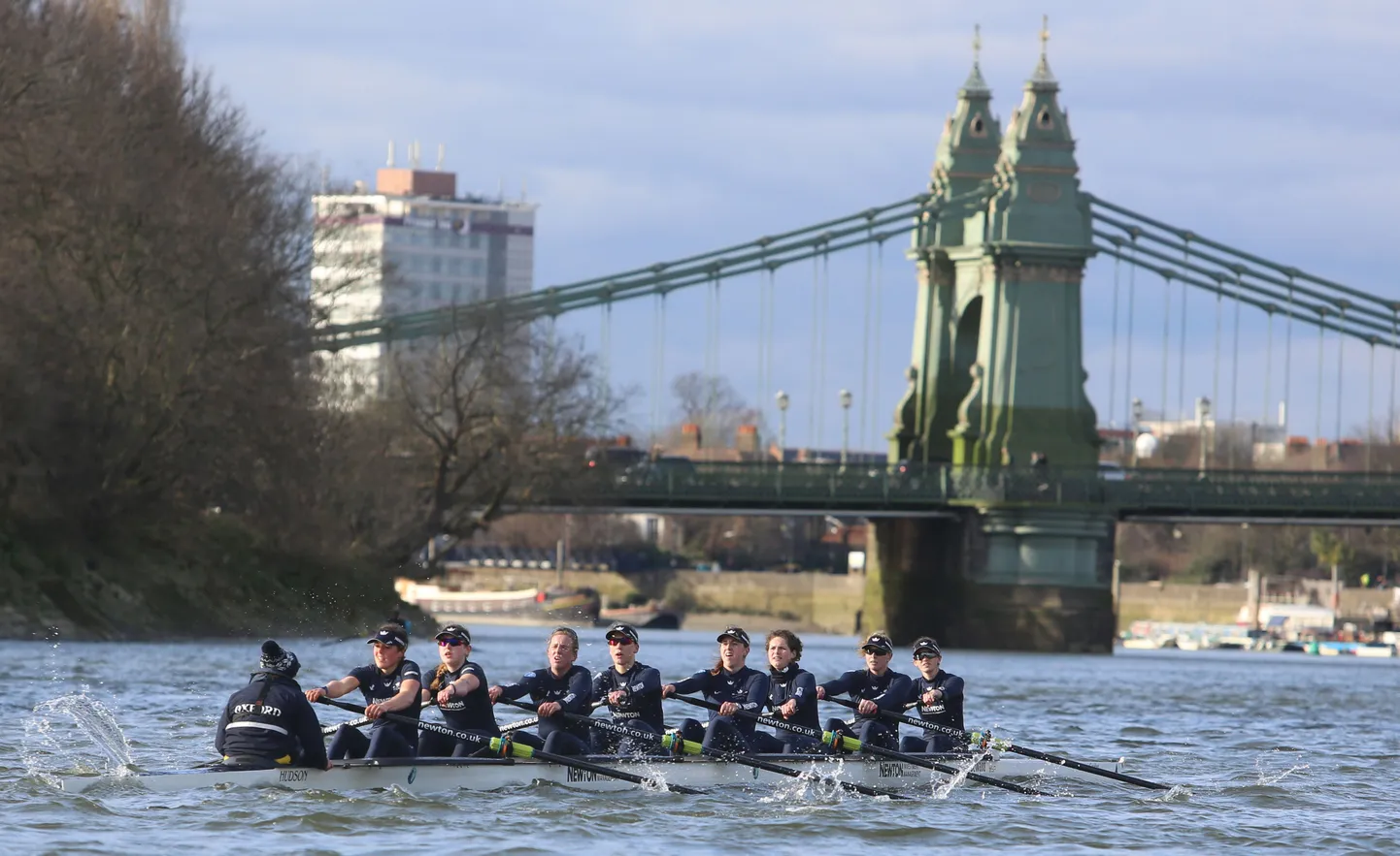 Oxfordi naiskonna kaheksapaat veebruaris Thamesi jõel peetud võistlusel Molesey vastu. Elo Luik eestpoolt viies.