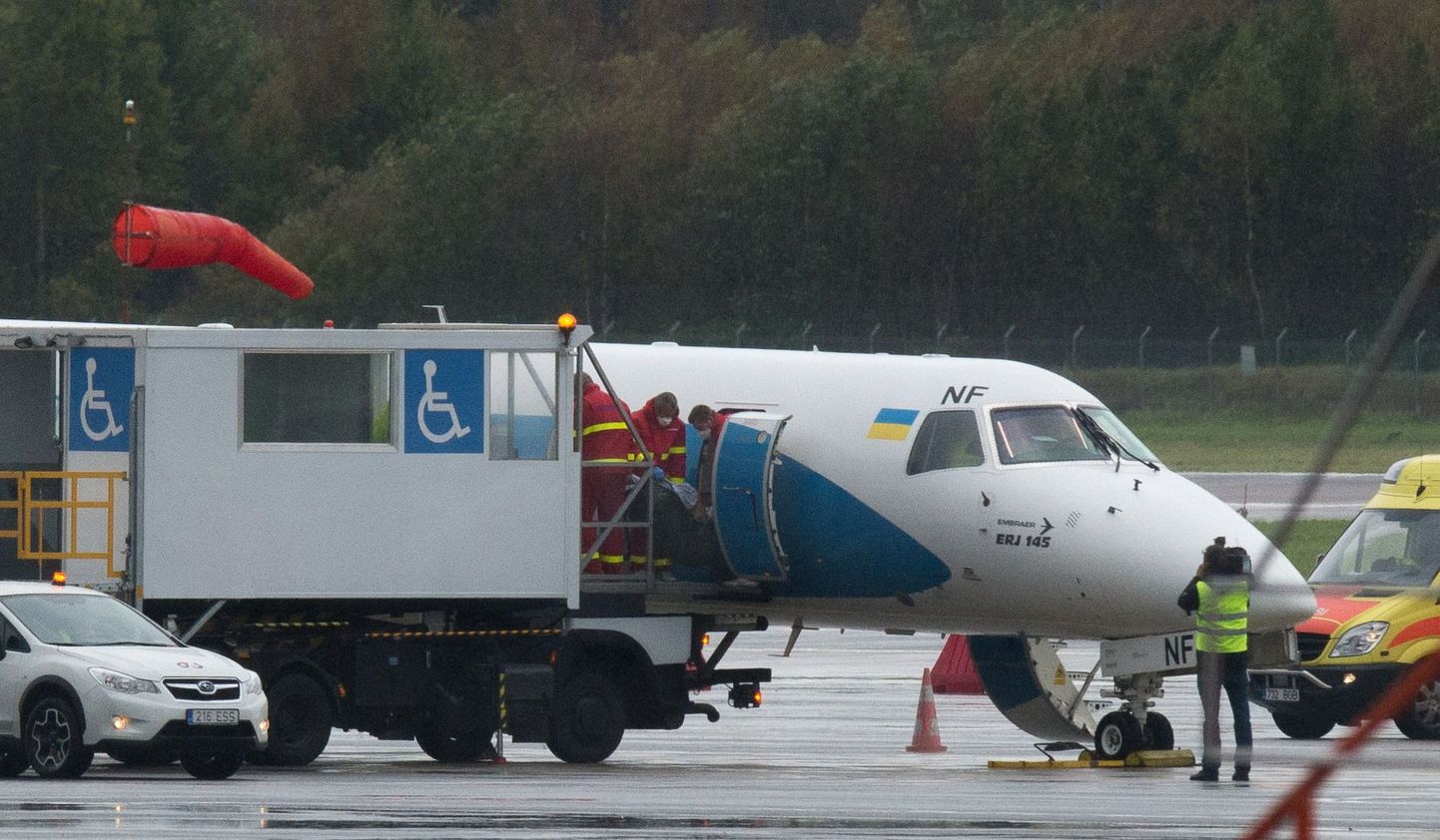 Десять украинских раненых были доставлены в Эстонию на лечение 23 сентября.