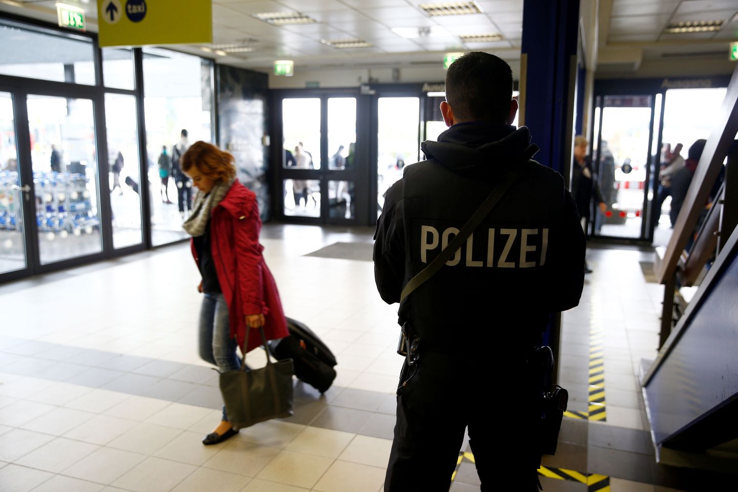 Politsei üleeile Berliinis Schönefeldi lennujaamas.