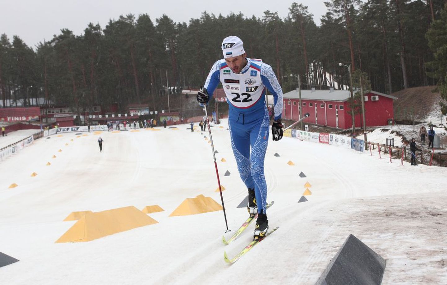 Jõulumäel toimuvatel murdmaasuusatamise Eesti meistrivõistlustel võitis 15 kilomeetri klassikadistantsi Andrus Veerpalu, kes esindab Pärnumaa Jõulu suusaklubi.