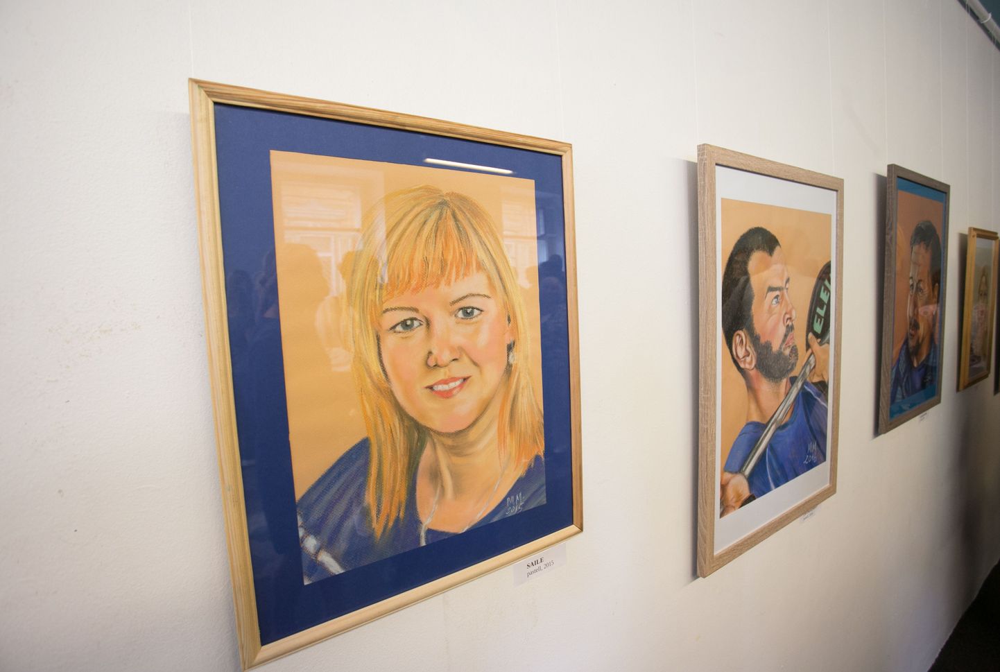 Maila Merilo näitus "Minu inimesed" Rakvere galeriis.