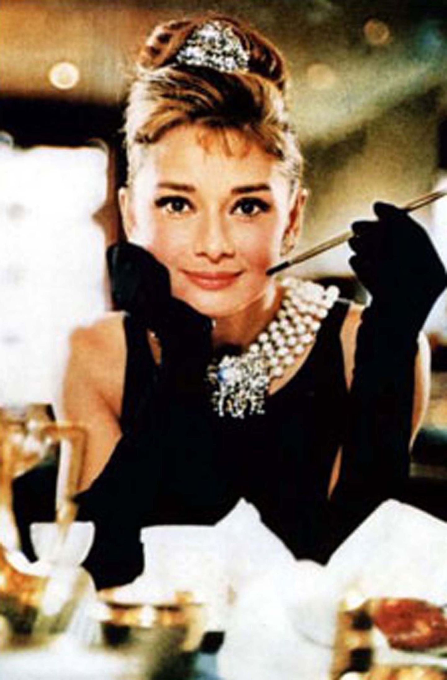 Audrey Hepburn kuulsas poosis filmis «Breakfast at Tiffany's»