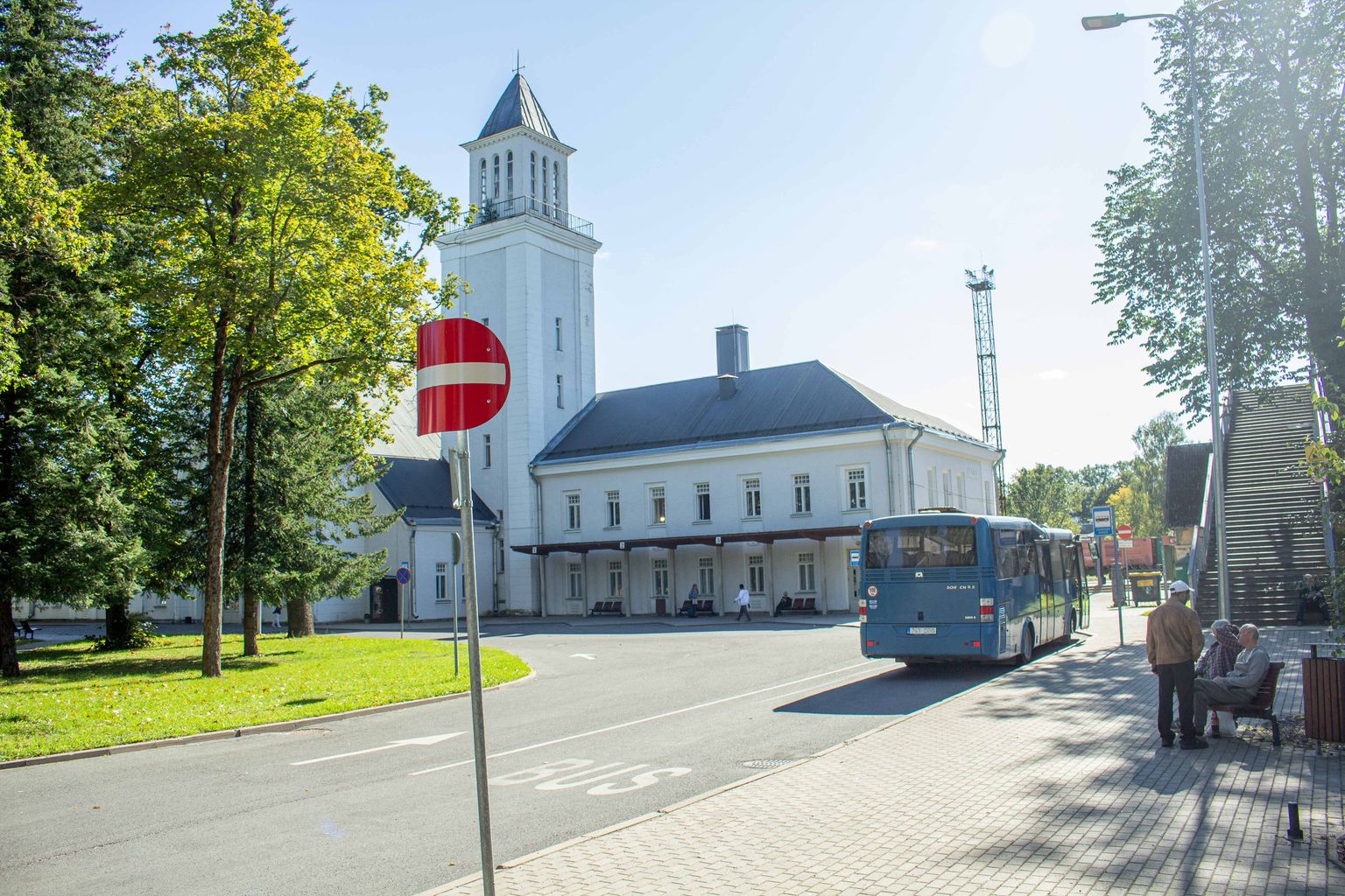 Piiriületajad tabati Valga bussijaamast. Fotol olevad isikud ja buss pole juhtumiga seotud.