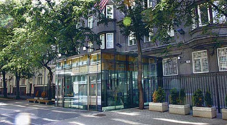 USA saatkonnahoone Kentmanni tänaval. Foto: