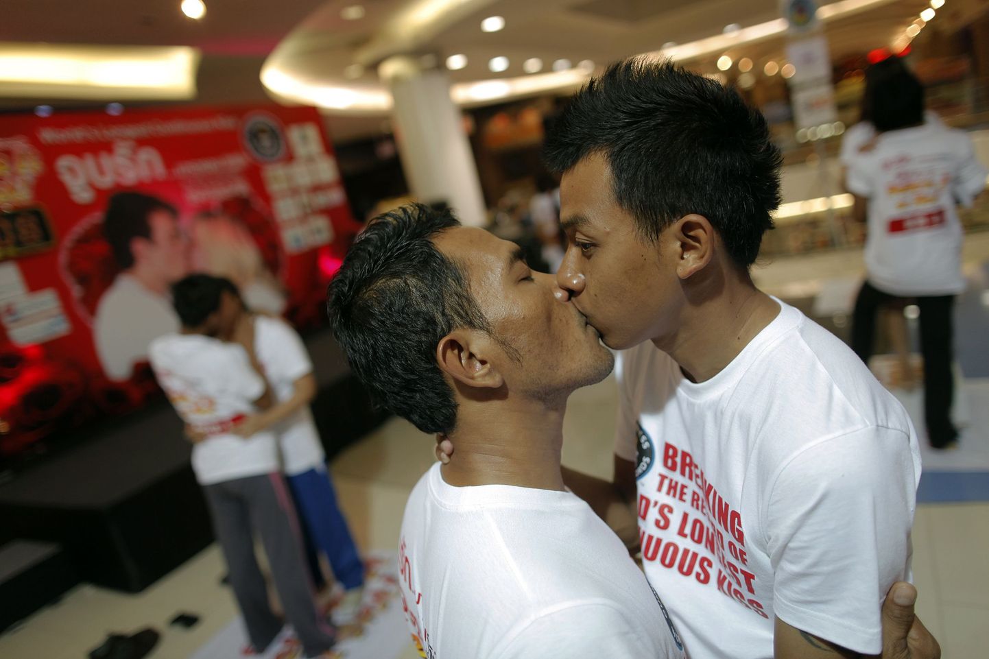 Sõbrapäeva suudlusvõistlus Tais Pattayas