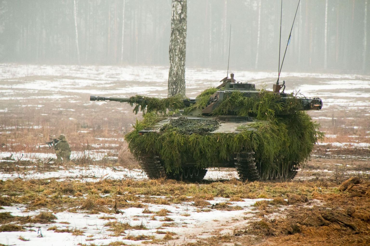 Jalaväe lahingumasin CV90 kaitseväe keskpolügoonil.