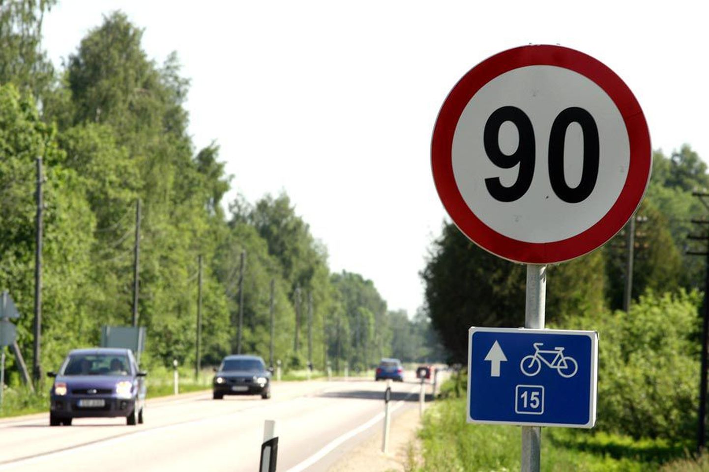 Nii nagu kahel eelmisel suvel, jääb ka tänavu suurimaks lubatud sõidukiiruseks Viljandimaa teedel 90 kilomeetrit tunnis.