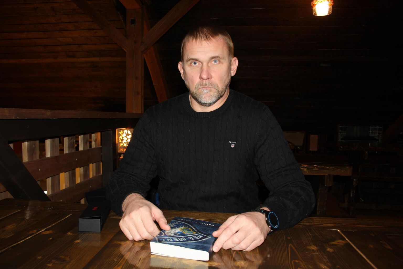 Romaanide «Topeltmõrv Paunveres» ja «Hea ment» autor Rauno Võsaste.