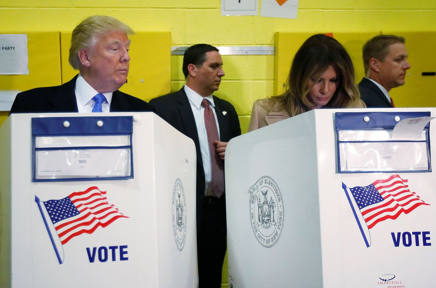 Donald Trump ja tema naine Melania hääletamas