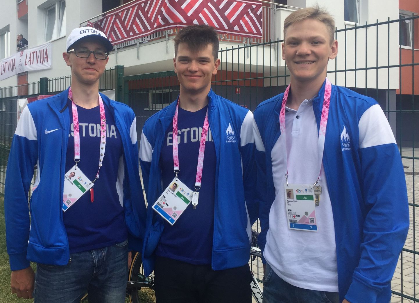 Vasakult: Erki Laanemäe, Gleb Karpenko ja Toomas Vool olümpiafestivali sportlaskülas.