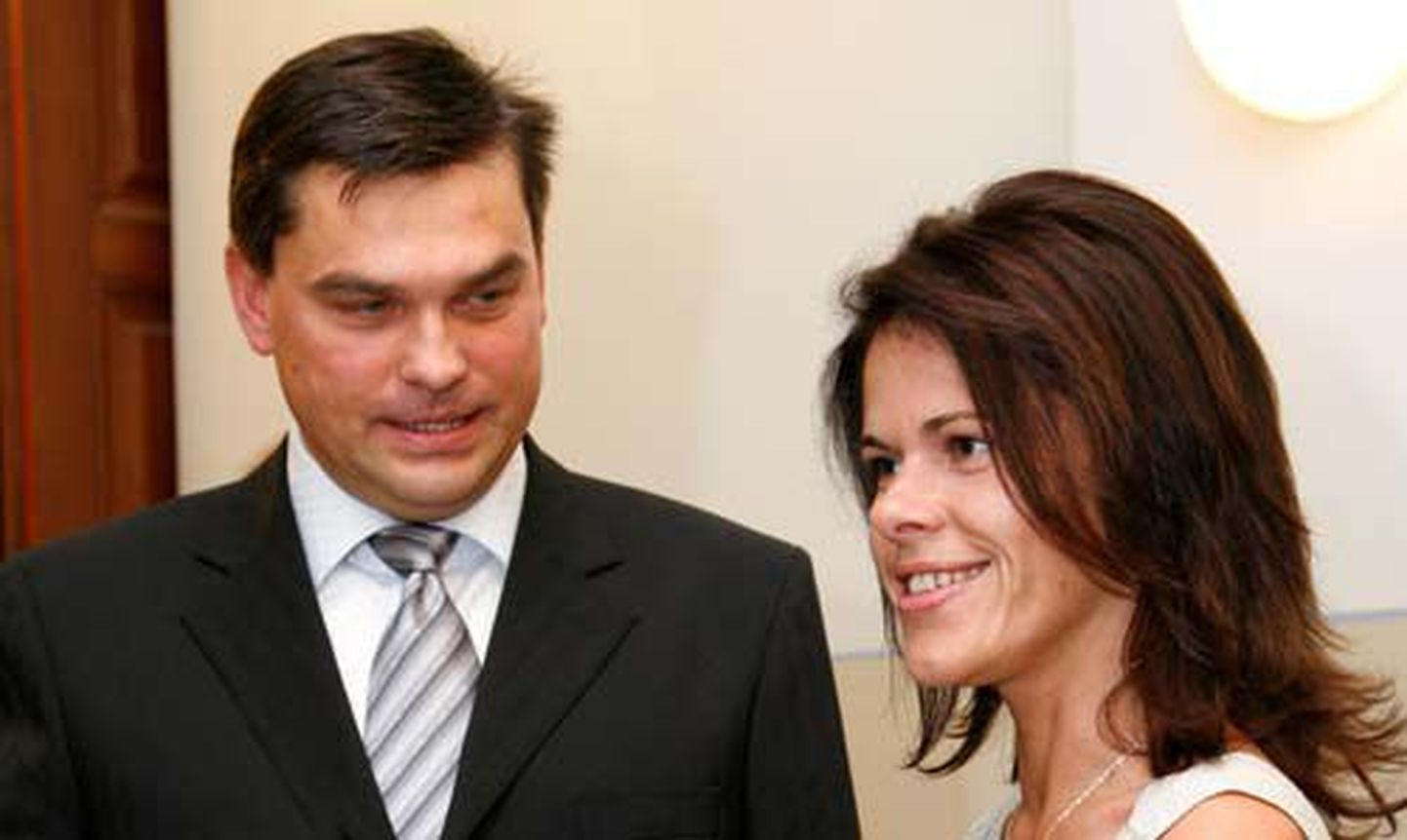 Меэлис Пай с женой