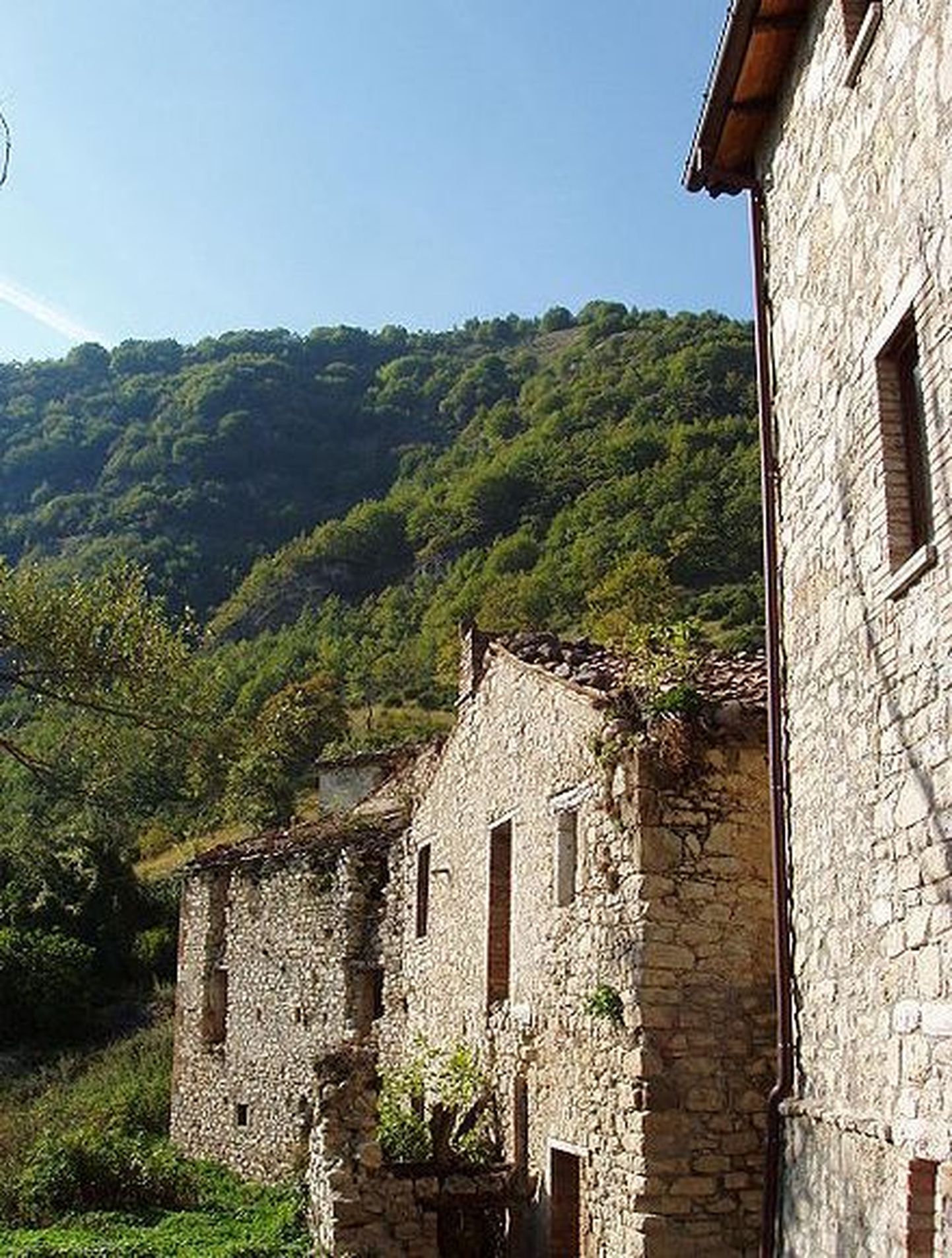 Valle Piola küla