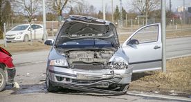 Fotod: Laagris põrkas päeval kokku kolm autot