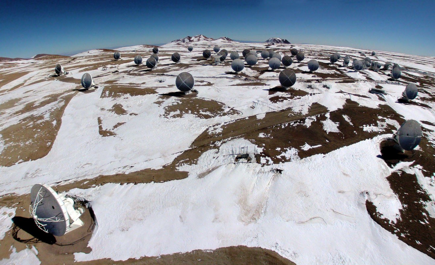 Lumi Tšiilis Atacama kõrbes