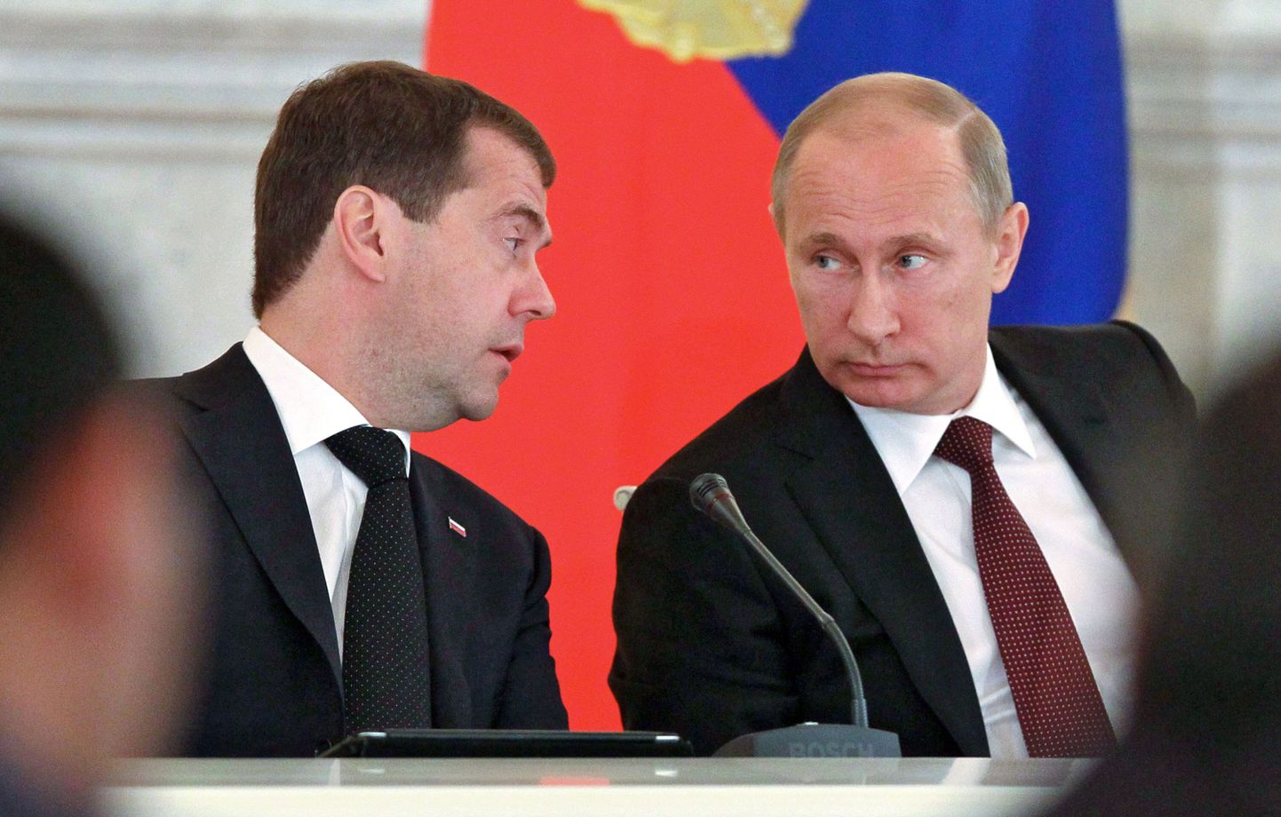 Medvedev rõhutas Putinile eelarvereeglite olulisust.