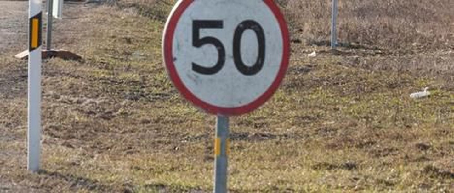 Kiirusepiirangut tähistav liiklusmärk.