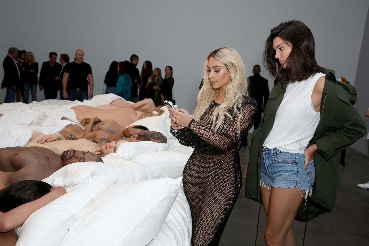 LOS ANGELES, CA - AUGUST 26: Kim Kardashian and Kendall Jenner attend Famous by Kanye West a private exhibition event at Blum And Poe, Los Angelesat Blum & Poe on August 26, 2016 in Los Angeles, California.   Rachel Murray/Getty Images for Kanye West/AFP
== FOR NEWSPAPERS, INTERNET, TELCOS & TELEVISION USE ONLY ==