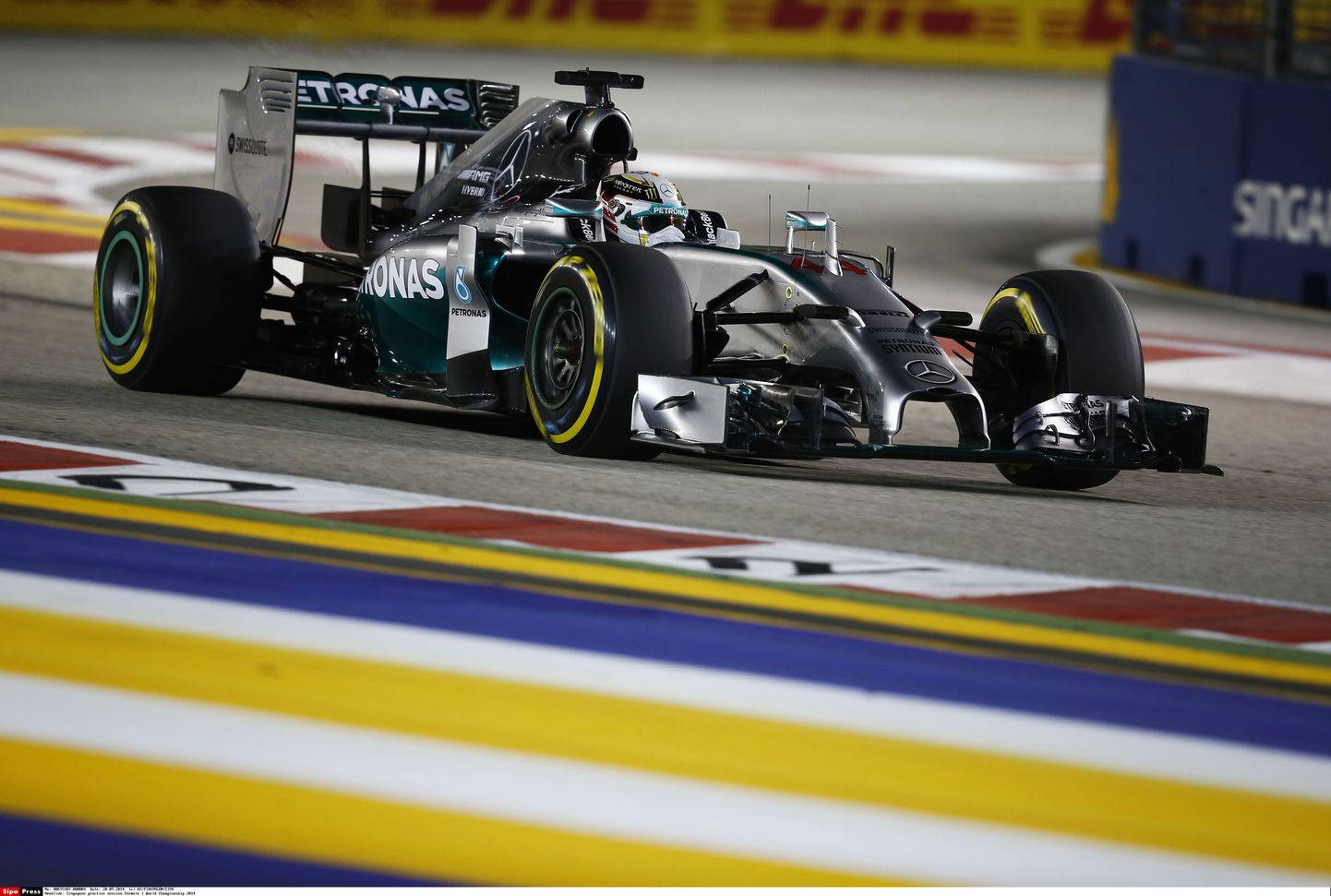 Lewis Hamilton Singapuri ringrajal.