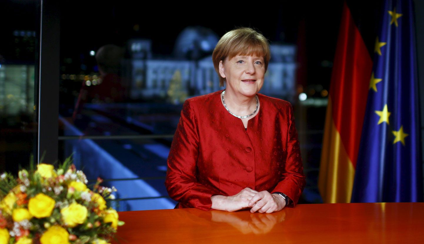 Angela Merkel oma aastalõpukõne pidamas.