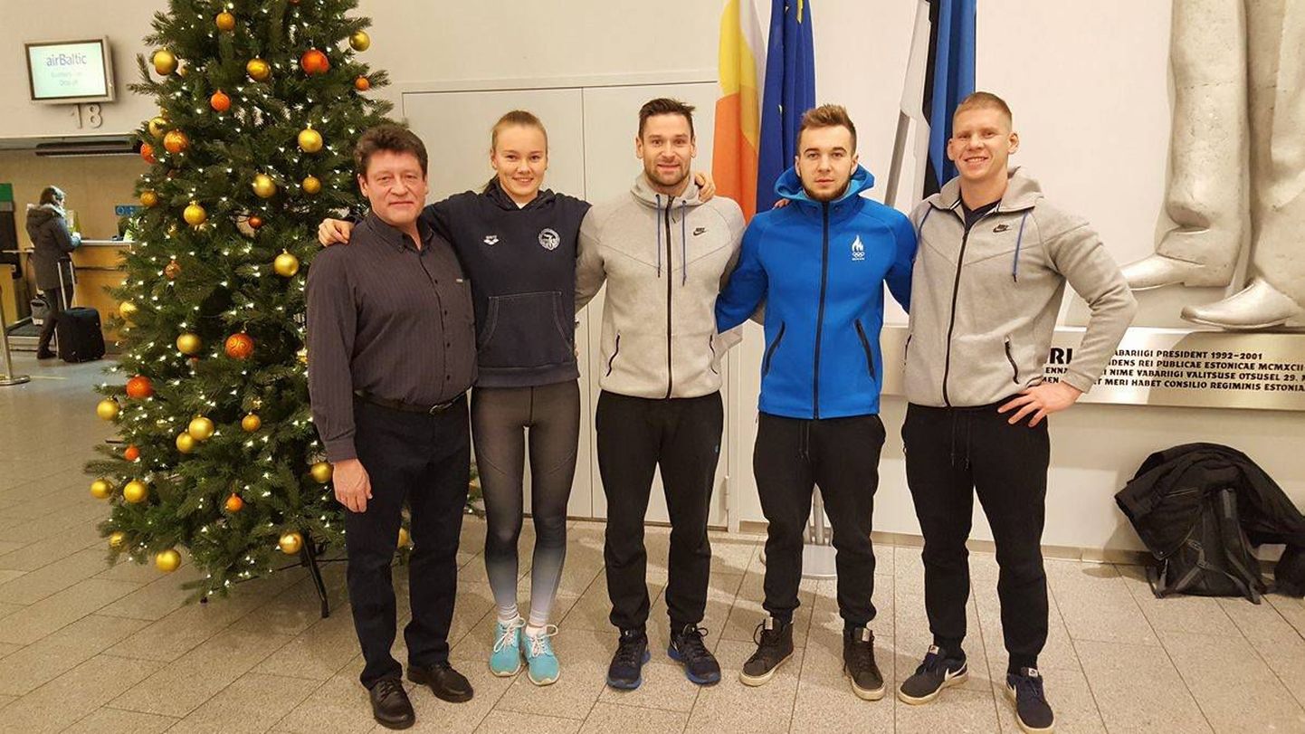 Treener Riho Aljand ning Eesti koondise liikmed, kes sõidavad Kanadas toimuvale MMile.