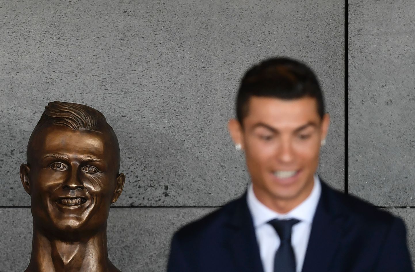 Cristiano Ronaldo skulptuur Madeira lennujaamas