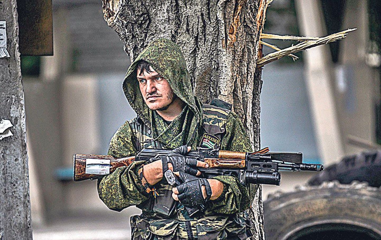 Vene võitleja 22. juulil Donetskis. Väidetavalt pole Ukraina valitsusvägede vastu võitlevate üksuste ridades mitte ainult rohkelt Vene kodanikke, vaid ka näiteks palgasõdureid Serbiast.