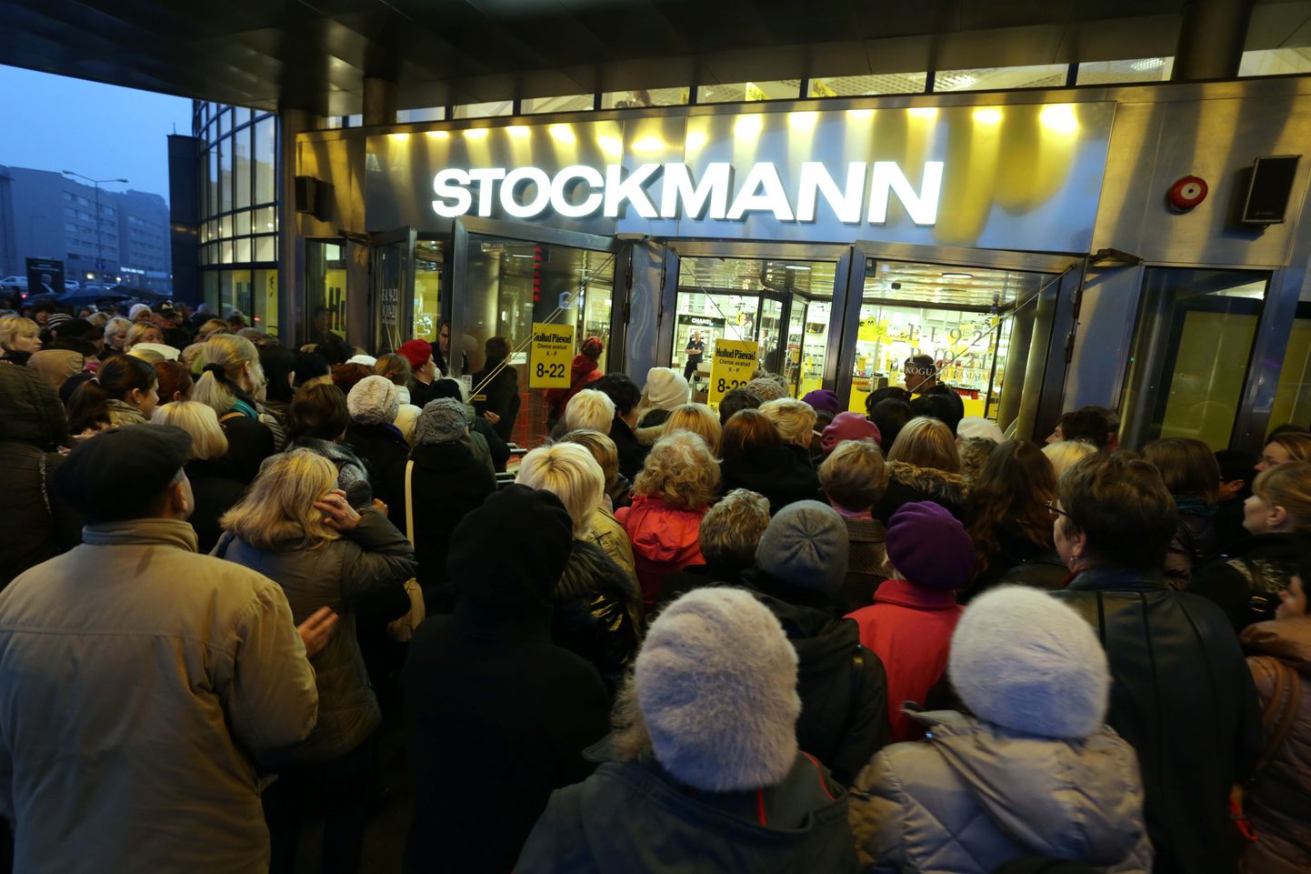 Stockmanni kaubamajas algasid  järjekordsed, nädala lõpuni kestvad hullud päevad.