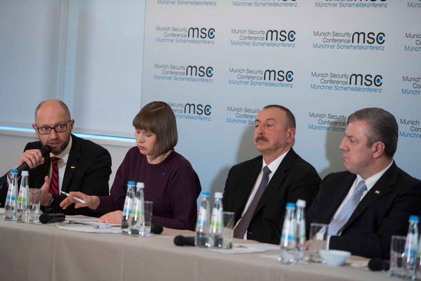 Ukraina endine peaminister Arseni Jatsenjuk, president Kersti Kaljulaid, Aserbaidžaani president Ilham Alijev ja Gruusia peaminister Giorgi Kvirikašvili.