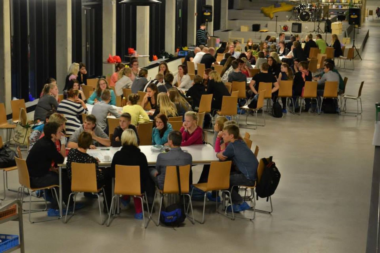 Neljapäeval on Viljandi gümnaasiumis maakonna noortekogu korraldusel osaluskohvik.
