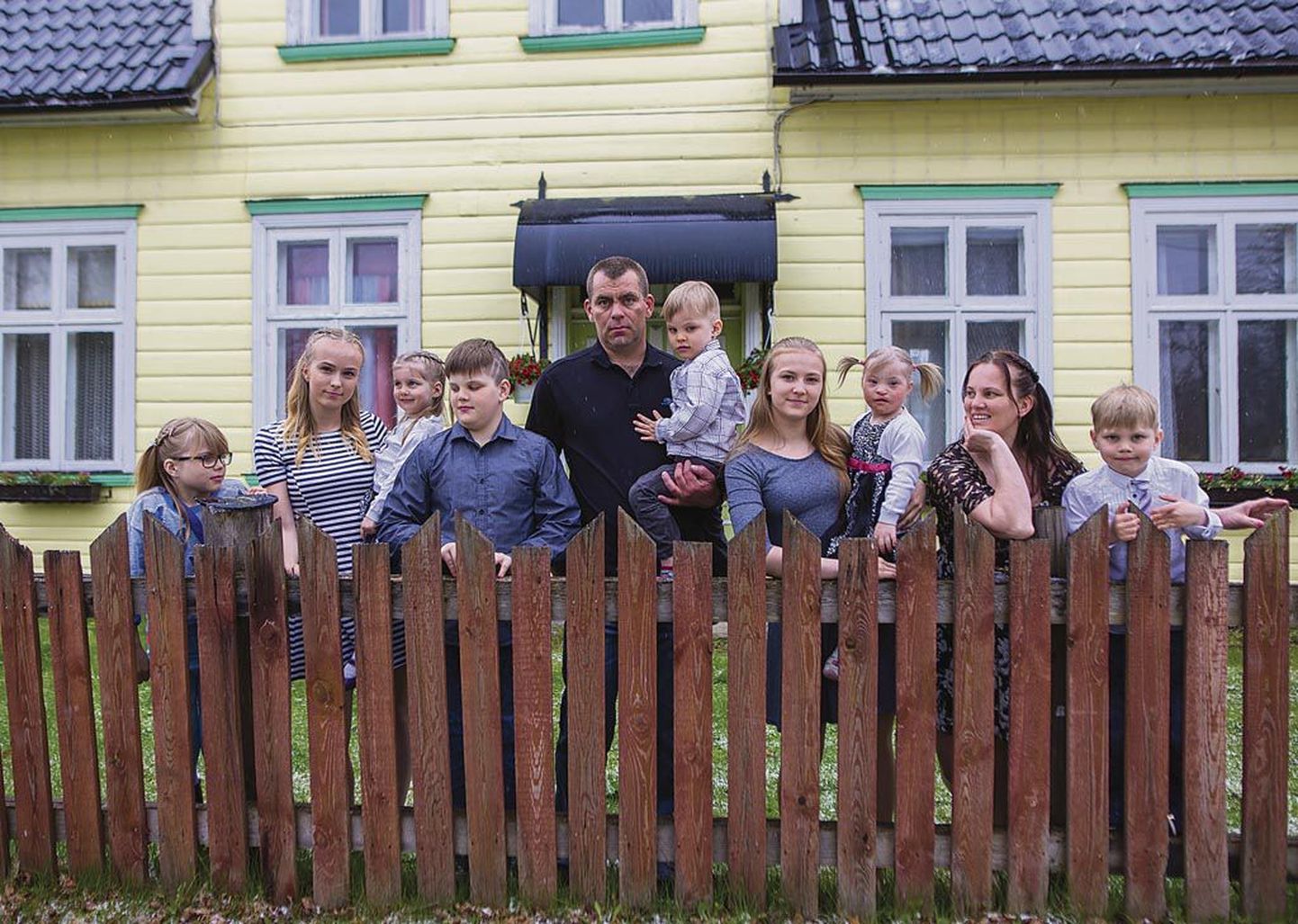 Rõõmsa suurpere ema Janika Kleini ja tema elukaaslase Marko peres on kokku üheksa vahvat last.