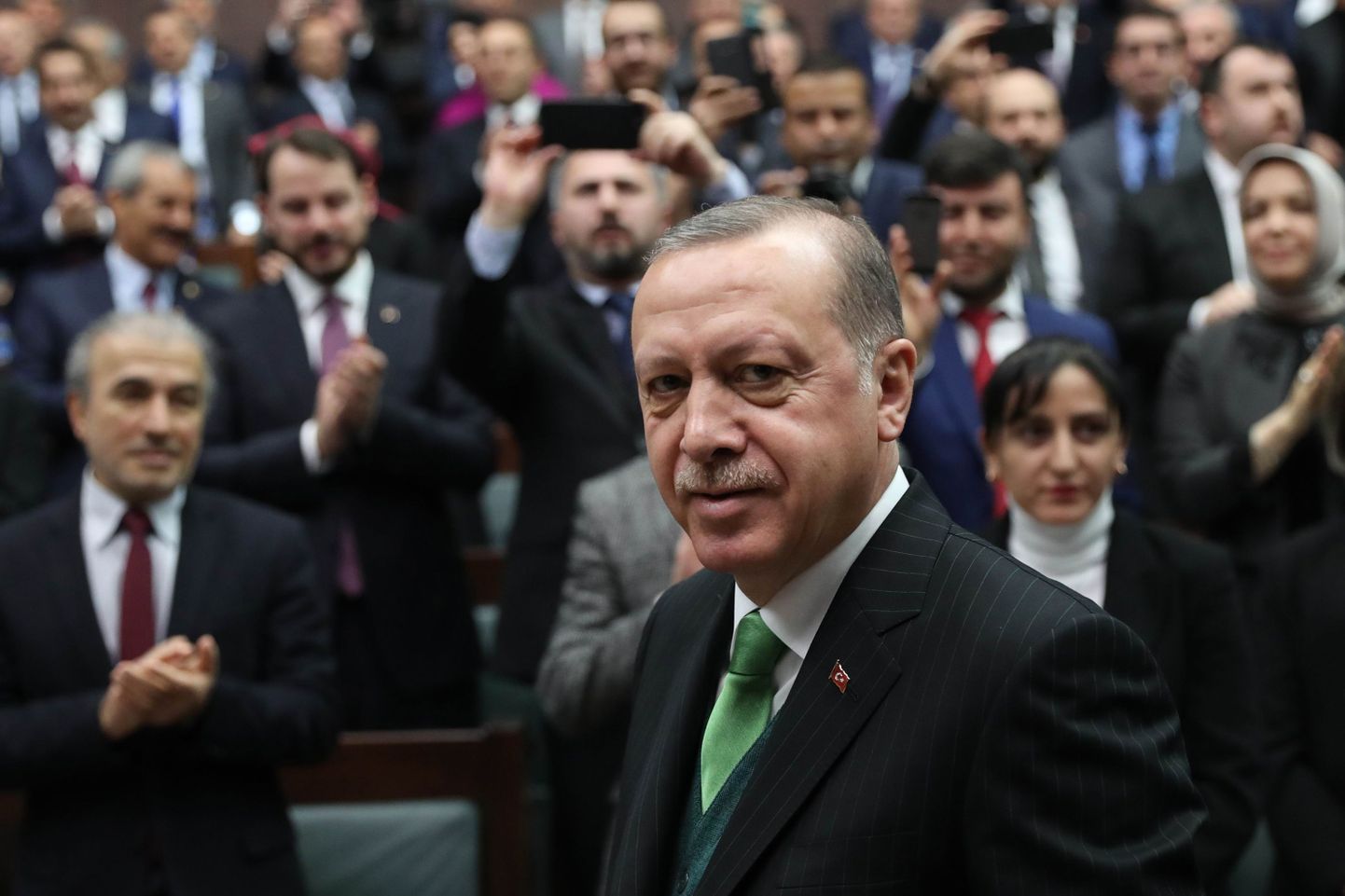 Türgi president Recep Tayyip Erdoğan võimupartei AK kohtumisel.