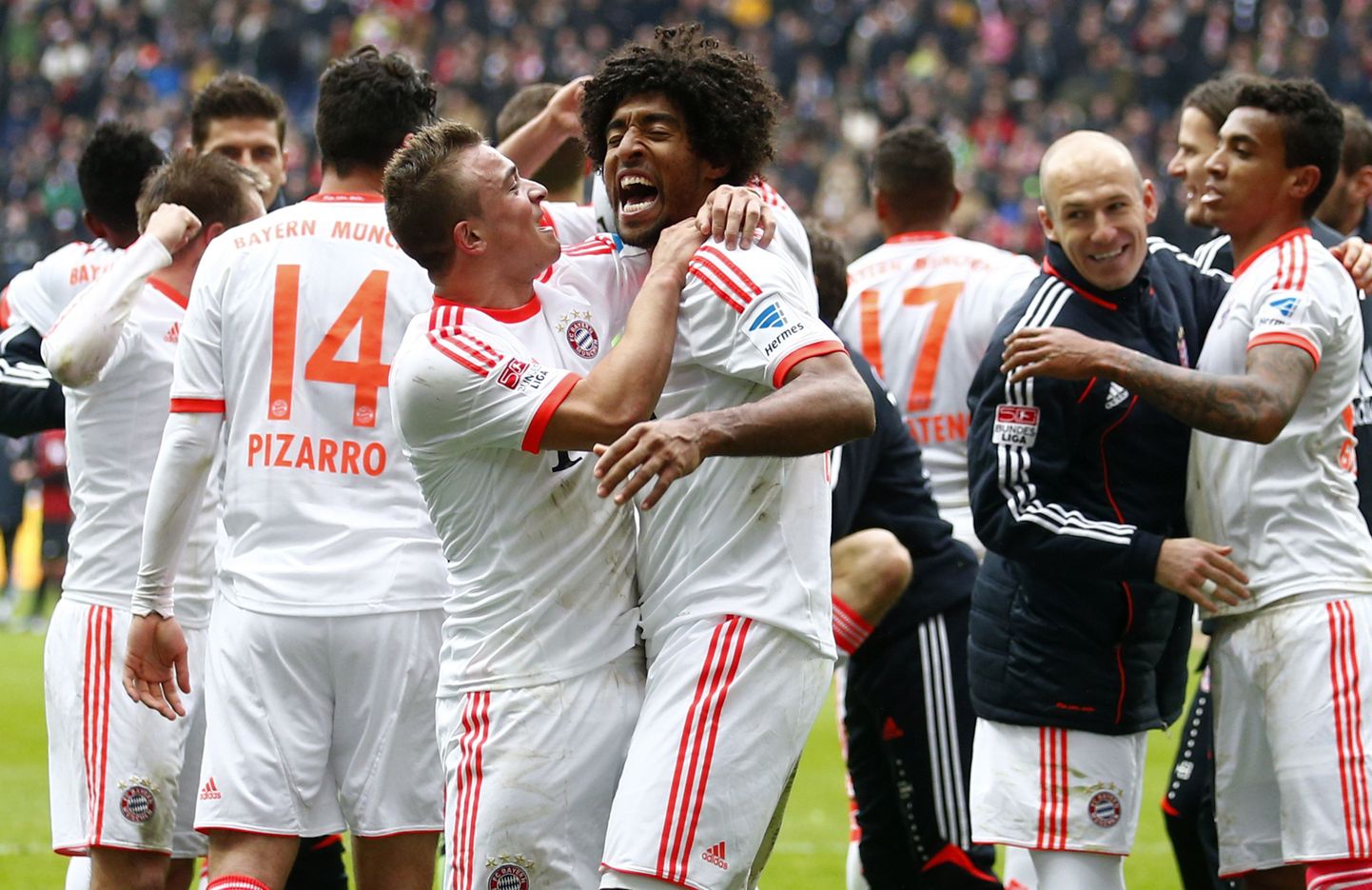 Müncheni Bayerni mängijad tähistavad meistritiitli kindlustamist.